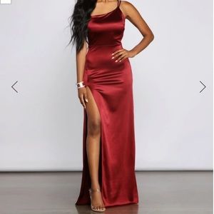 NWT Windsor Rhiannon Burgundy Satin Dress/Gown Small